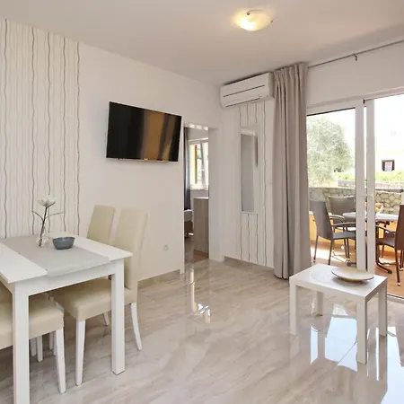 Apartmán Gemuetliche In Mit Eigenem Balkon By Interhome *