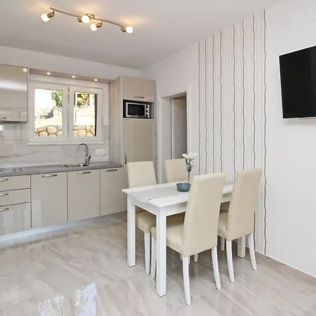 Gemuetliche In Mit Eigenem Balkon By Interhome Baška