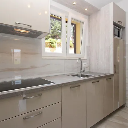 Gemuetliche In Mit Eigenem Balkon By Interhome Appartement Baška