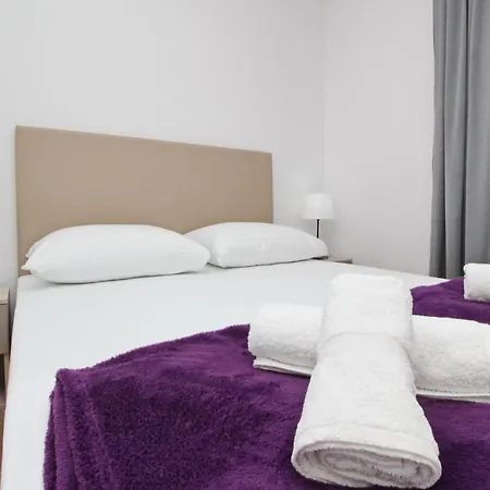 Gemuetliche In Mit Eigenem Balkon By Interhome Baška