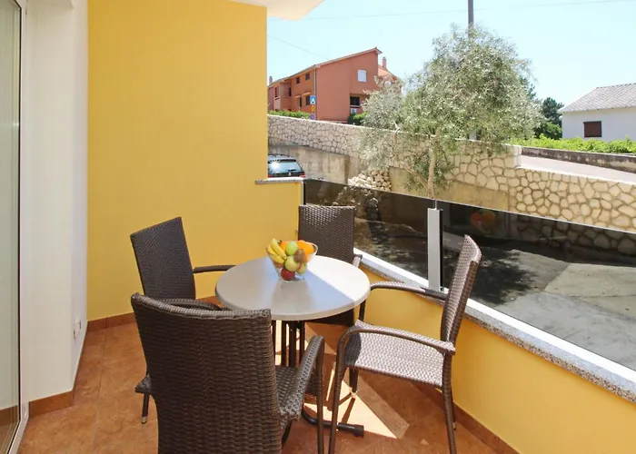 Gemuetliche In Mit Eigenem Balkon By Interhome Appartement