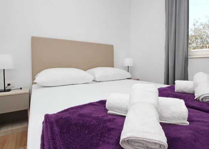 Gemuetliche In Mit Eigenem Balkon By Interhome Baška